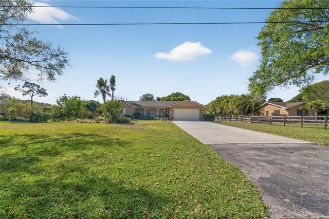 13630 SW 24th Street, Davie, FL 33325