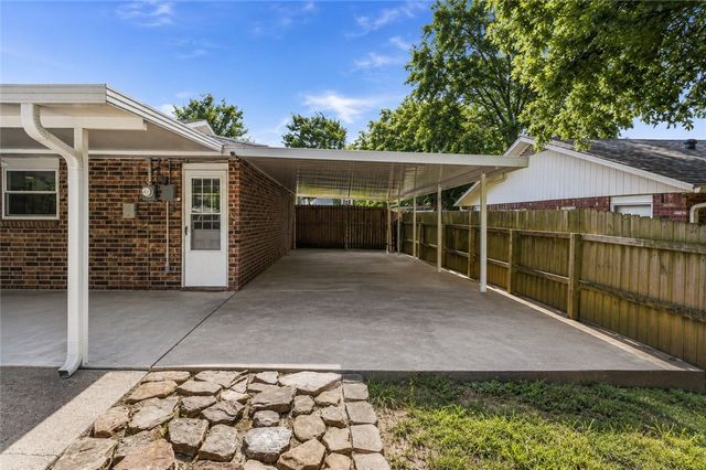 2304 Christine Street, Springdale, AR 72762
