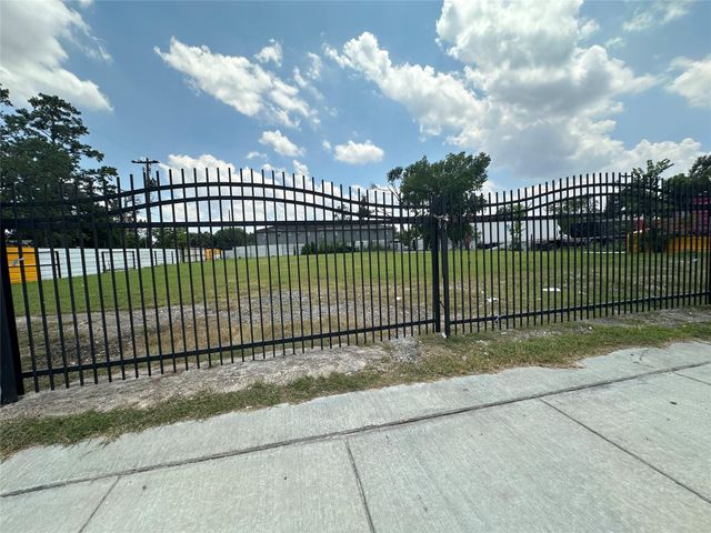 6514 Laura Koppe Road, Houston, TX 77016