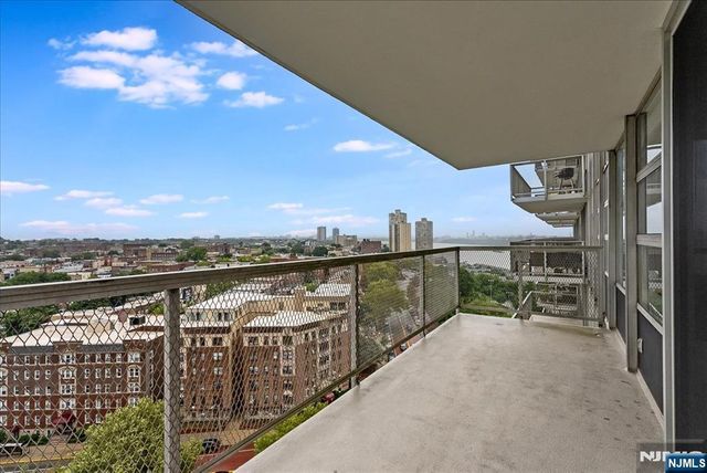 6050 E Kennedy Boulevard 15G, West New York, NJ 07093