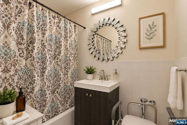 6050 E Kennedy Boulevard 15G, West New York, NJ 07093
