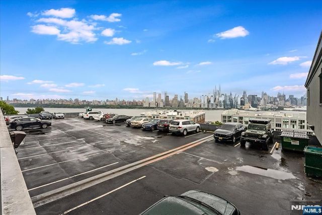 6050 E Kennedy Boulevard 15G, West New York, NJ 07093