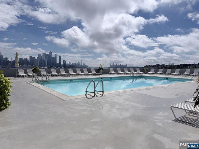 6050 E Kennedy Boulevard 15G, West New York, NJ 07093