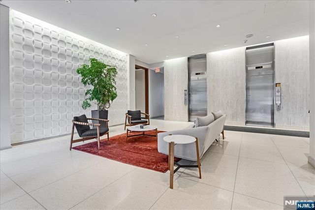 6050 E Kennedy Boulevard 15G, West New York, NJ 07093