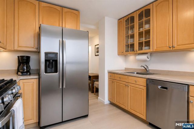 6050 E Kennedy Boulevard 15G, West New York, NJ 07093