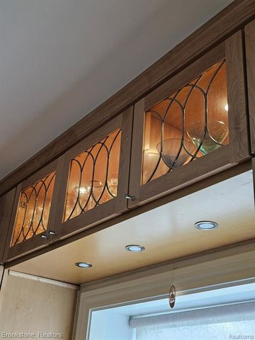 3681 High Grove Way, Lake Orion, MI 48360