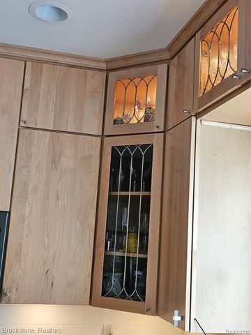 3681 High Grove Way, Lake Orion, MI 48360