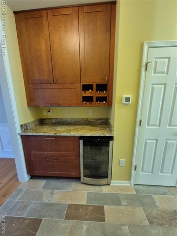 3681 High Grove Way, Lake Orion, MI 48360