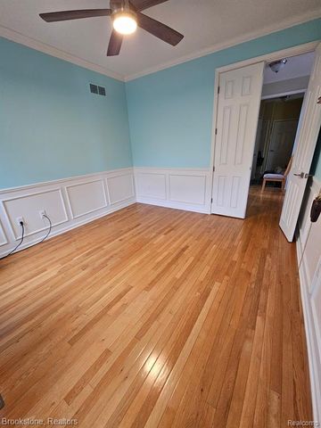 3681 High Grove Way, Lake Orion, MI 48360