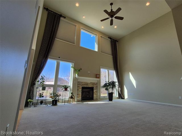 3681 High Grove Way, Lake Orion, MI 48360