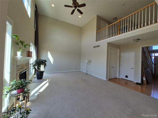 3681 High Grove Way, Lake Orion, MI 48360