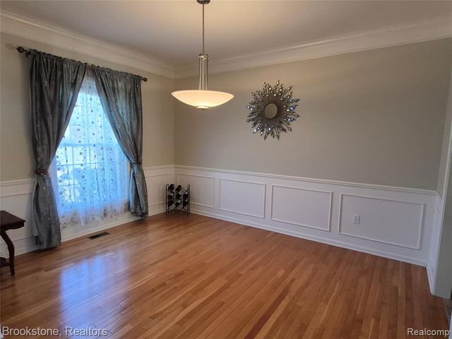 3681 High Grove Way, Lake Orion, MI 48360