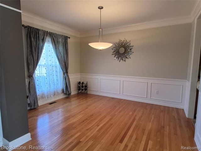 3681 High Grove Way, Lake Orion, MI 48360