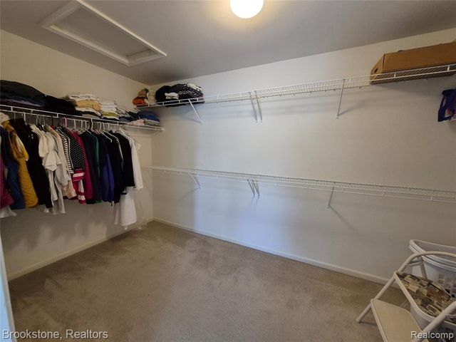 3681 High Grove Way, Lake Orion, MI 48360