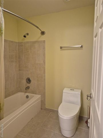 3681 High Grove Way, Lake Orion, MI 48360