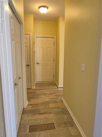 3681 High Grove Way, Lake Orion, MI 48360