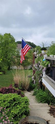 3681 High Grove Way, Lake Orion, MI 48360