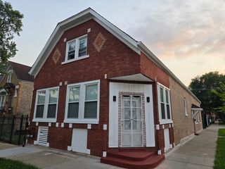 2800 S Saint Louis Avenue, Chicago, IL 60623