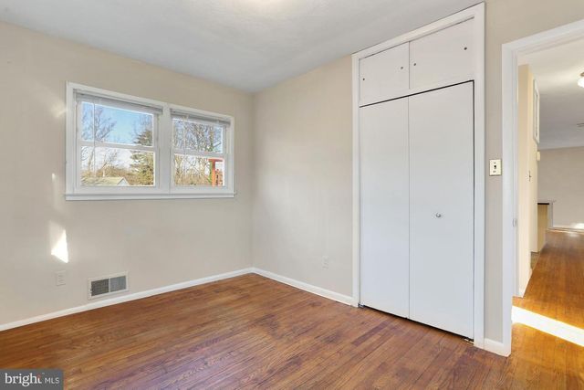 2032 GREENWICH ST, Falls Church, VA 22043