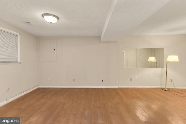 2032 GREENWICH ST, Falls Church, VA 22043