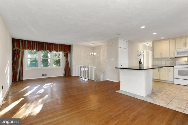 2032 GREENWICH ST, Falls Church, VA 22043