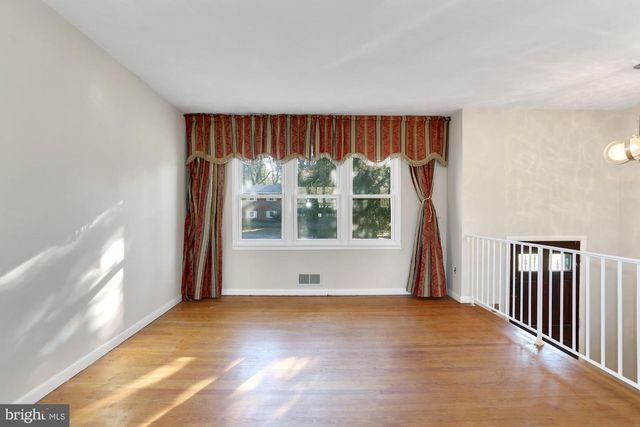 2032 GREENWICH ST, Falls Church, VA 22043