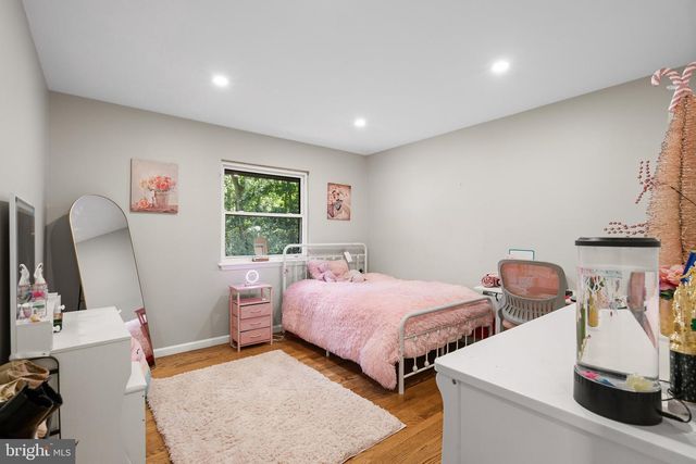 10204 WESTFORD DR, Vienna, VA 22182