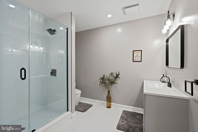 10204 WESTFORD DR, Vienna, VA 22182