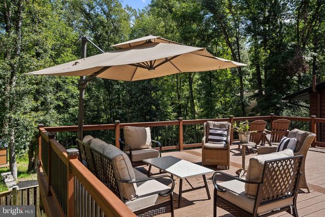 10204 WESTFORD DR, Vienna, VA 22182