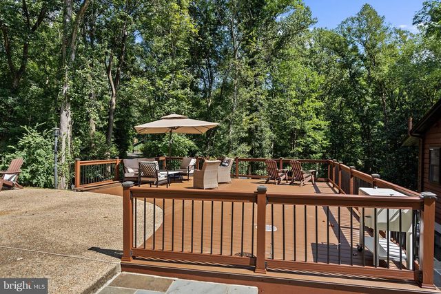 10204 WESTFORD DR, Vienna, VA 22182
