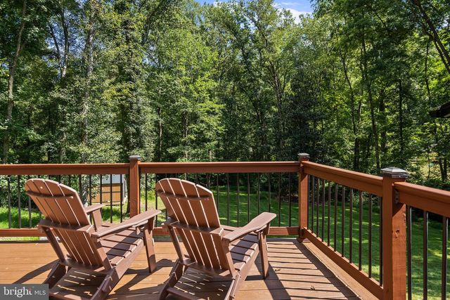 10204 WESTFORD DR, Vienna, VA 22182