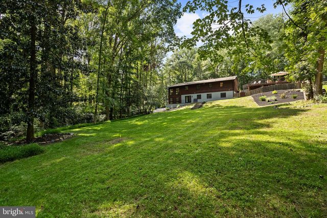 10204 WESTFORD DR, Vienna, VA 22182