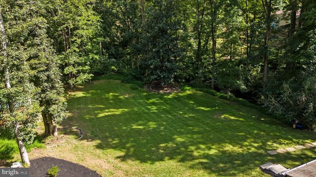 10204 WESTFORD DR, Vienna, VA 22182