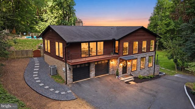 10204 WESTFORD DR, Vienna, VA 22182