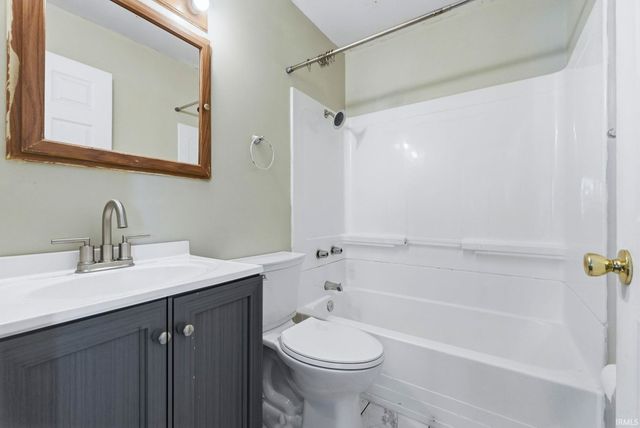 6033 Aragon Drive, Fort Wayne, IN 46818