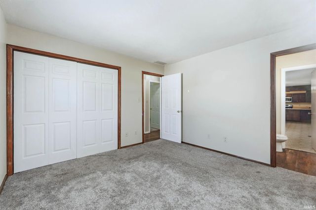 6033 Aragon Drive, Fort Wayne, IN 46818