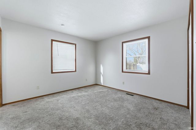 6033 Aragon Drive, Fort Wayne, IN 46818