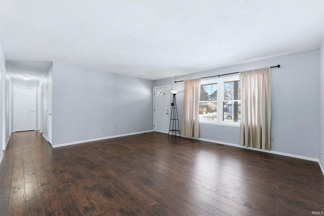 6033 Aragon Drive, Fort Wayne, IN 46818