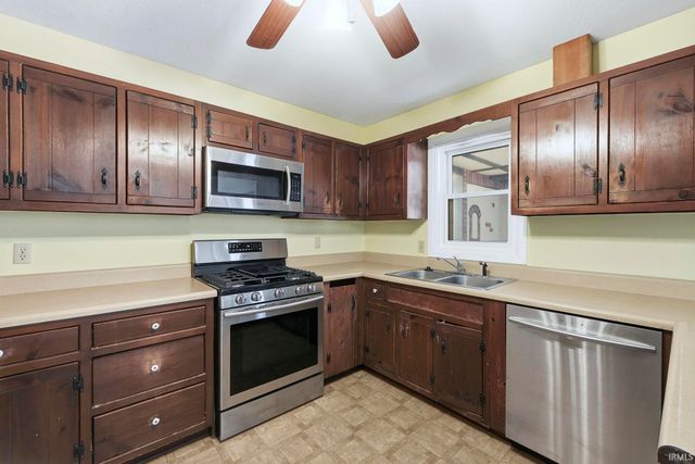 6033 Aragon Drive, Fort Wayne, IN 46818