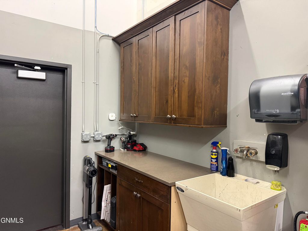 3250 Rock Island Place, Bismarck, ND 58504 photo 15