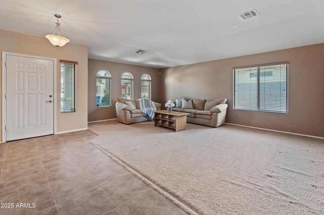 2911 E Quiet Hollow Lane, Phoenix, AZ 85024