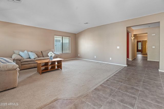 2911 E Quiet Hollow Lane, Phoenix, AZ 85024