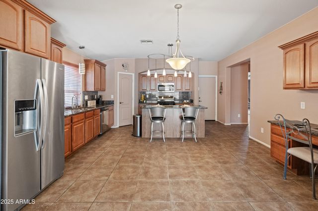 2911 E Quiet Hollow Lane, Phoenix, AZ 85024