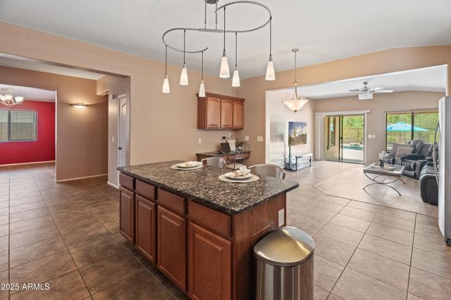 2911 E Quiet Hollow Lane, Phoenix, AZ 85024