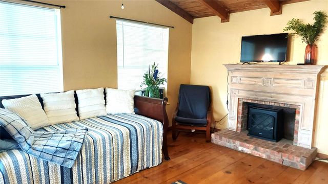 123 Sandpiper Avenue, Surfside Beach, TX 77541