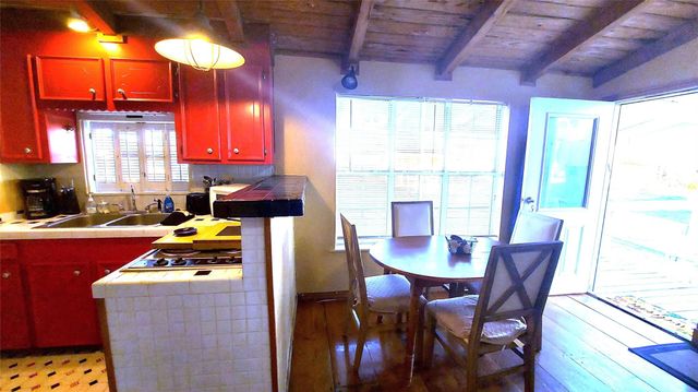 123 Sandpiper Avenue, Surfside Beach, TX 77541