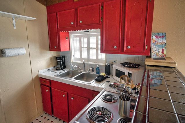 123 Sandpiper Avenue, Surfside Beach, TX 77541