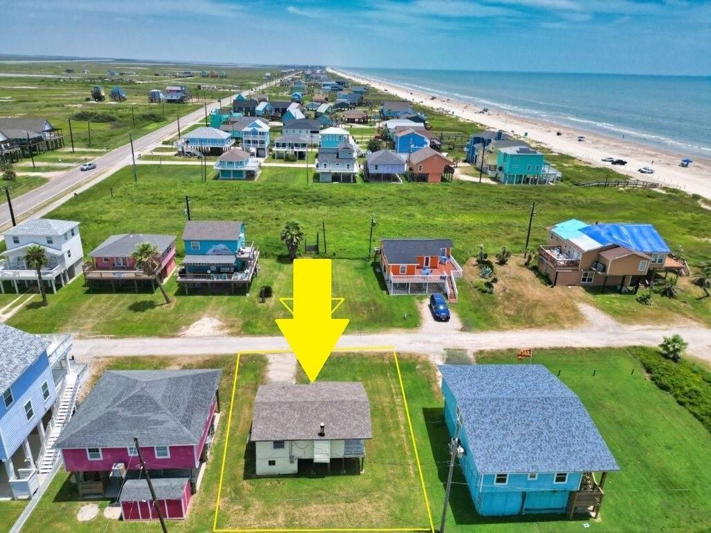 123 Sandpiper Avenue, Surfside Beach, TX 77541
