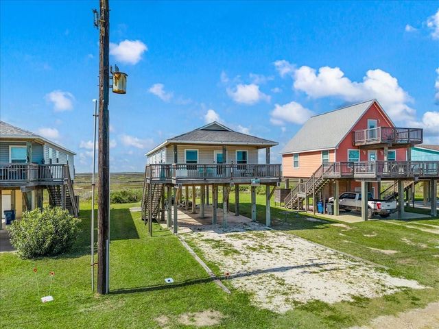 2811 Blue Water Highway, Surfside Beach, TX 77541