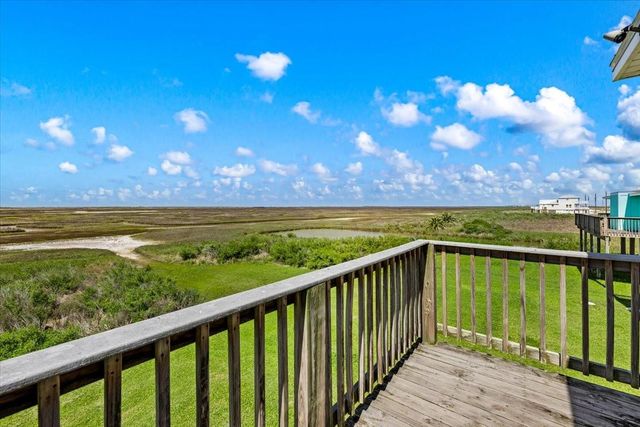 2811 Blue Water Highway, Surfside Beach, TX 77541